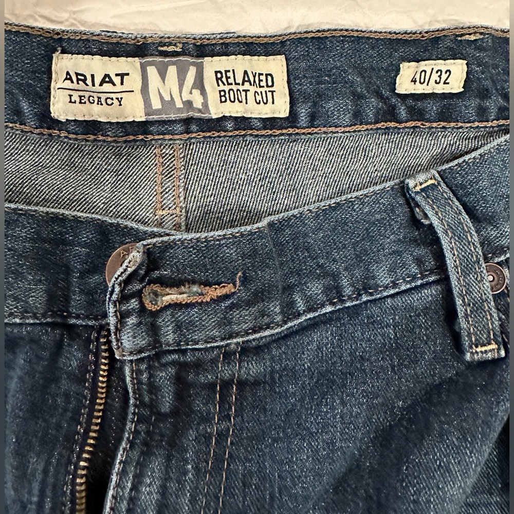 Men’s Wrangler Ariat Legacy Relaxed Boot Cut Jeans. 40x32.